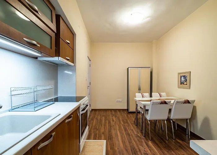 Primorski 2bdrm Appartamento